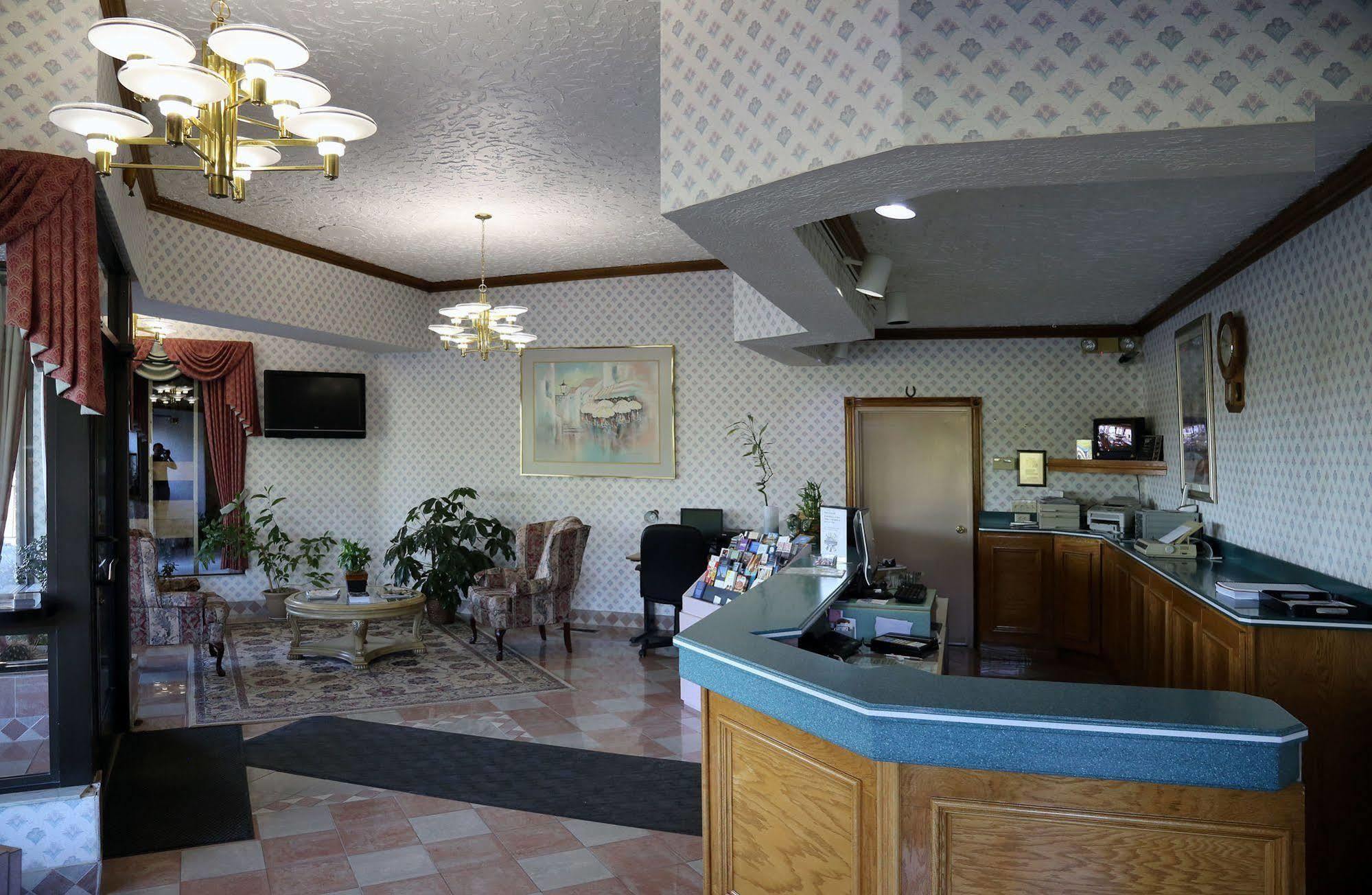 Magnuson Hotel Howell/Brighton Екстериор снимка
